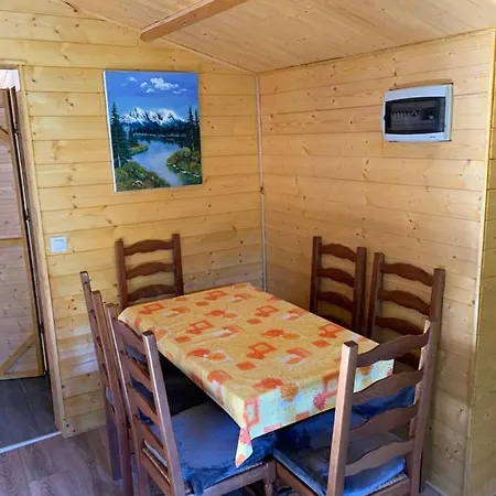 Chalet Rustique, 3pieces, Jusqu'a 6 Personnes Urbes
